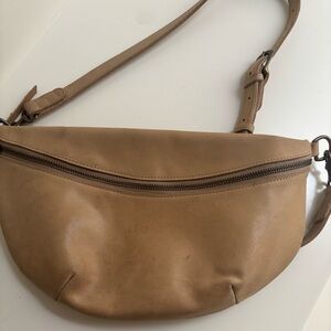 Able Berkeley Belt Bag- Pebble